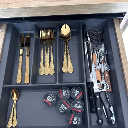 Matisse No27 - Center With Parking Apartment Tirana