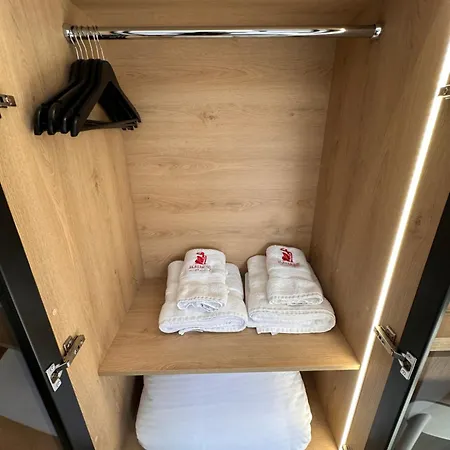 아파트 Matisse No27 - Center With Parking 티라나