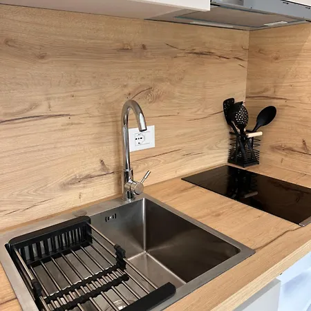 Matisse No27 - Center With Parking